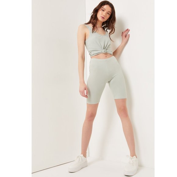 $5 Add on | High waisted biker shorts (medium) - Picture 8 of 9